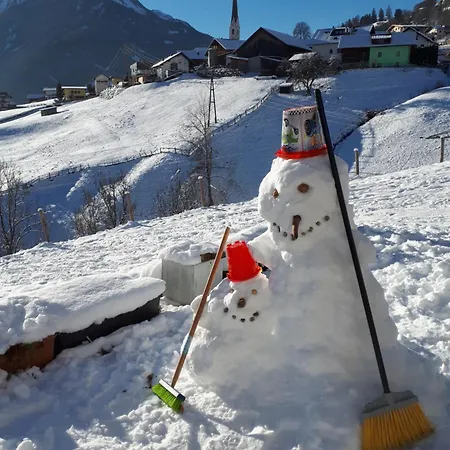 Neuner Charlotte Incl Skidepot An Der Hochzeigerbahn Wenns