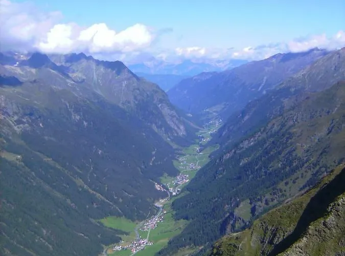 Neuner Charlotte Incl Skidepot An Der Hochzeigerbahn * Wenns