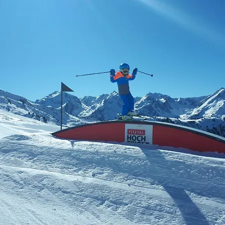 Neuner Charlotte Incl Skidepot An Der Hochzeigerbahn