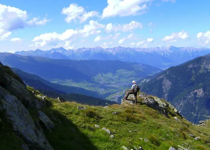 Neuner Charlotte Incl Skidepot An Der Hochzeigerbahn *