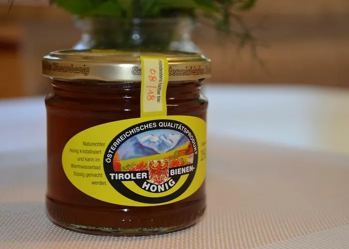 Neuner Charlotte Incl Skidepot An Der Hochzeigerbahn 웬스