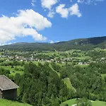 Neuner Charlotte Incl Skidepot An Der Hochzeigerbahn Wenns