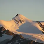 Neuner Charlotte Incl Skidepot An Der Hochzeigerbahn * Wenns
